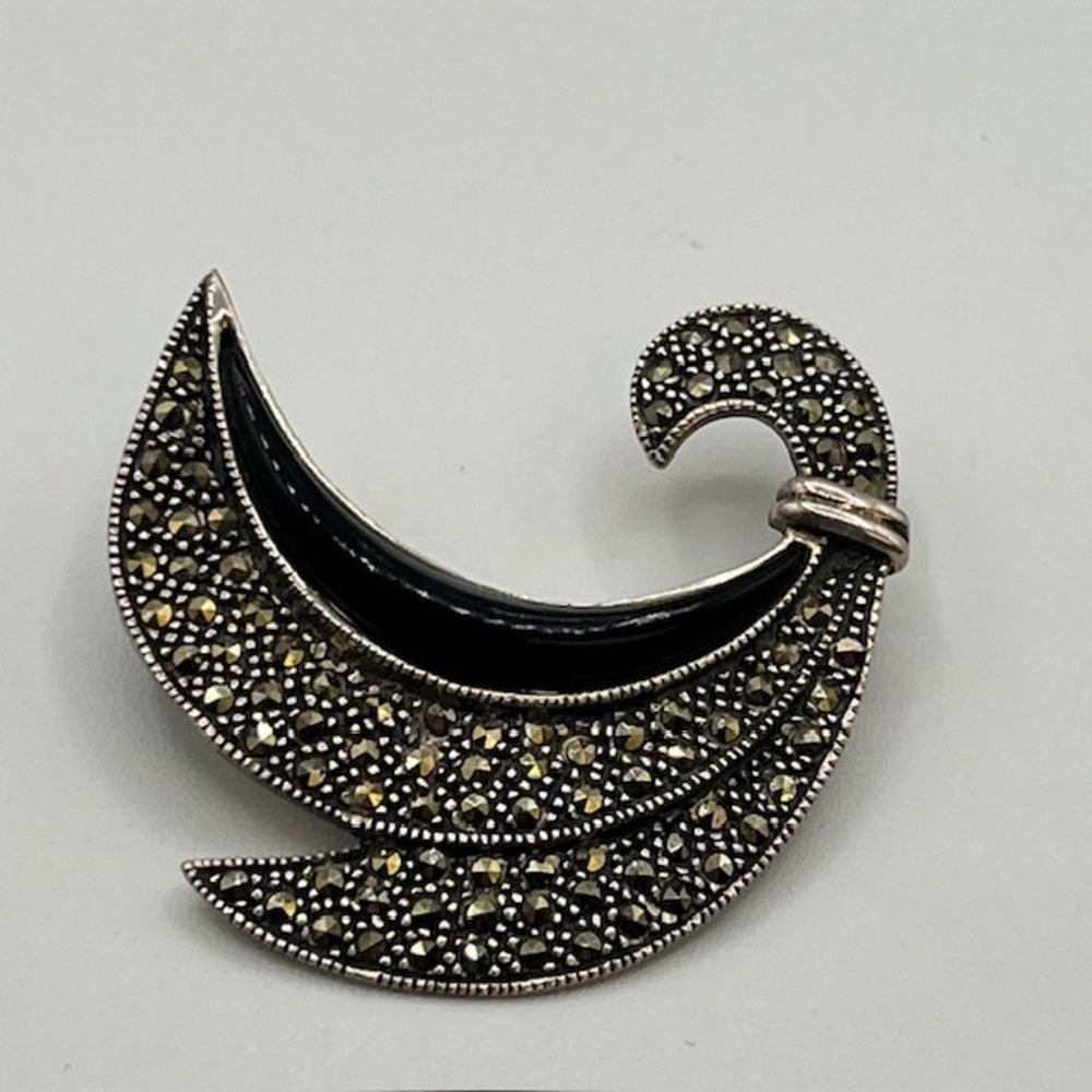 Vintage 925 Sterling Silver Marcasite Black Onyx Abstract Crescent Brooch Pin CL
